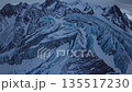 冰川和雪山構成的山景 135517230