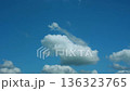 青空と雲 136323765