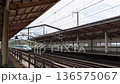 新白河駅を高速通過するH5系とE6系新幹線 136575067