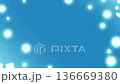 旋轉的光粒子、藍天和閃光效果、旋轉光粒子動畫 136669380
