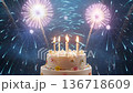 生日慶祝圖片，有蛋糕和煙火 136718609