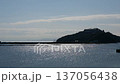 兵庫県南あわじ市、福良の港　春の海 137056438