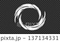 回転する白の輪 137134331