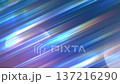 彩虹色的背景，有斜向流動的光譜和閃爍的散景 137216290