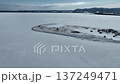 冬のサロマ湖 キムアネップ岬 雪原空撮動画 137249471