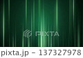 深みのある緑の光跡が垂直に流れる幻想的な抽象背景：癒やしやバイオ、持続可能な未来をイメージした映像 137327978