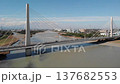 空撮 府中四谷橋の移動上下俯瞰斜め全景映像 137682553