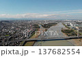 空撮 府中四谷橋の移動後受け俯瞰映像(吊りケーブル→大全景) 137682554