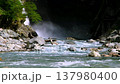 The frothy stream of the mountain stream 137980400