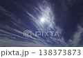 巻雲とハロが現れた午後の空・超広角・空主体 138373873