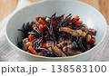ひじきの煮物 にんじん・大豆・油揚げ入りの和惣菜 138583100