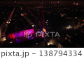 Spektakulaere Lasershow zu Neujahr 2026 am Siegestor in Muenchen. Leuchtende Laserstrahlen illuminieren die Ludwigstrasse und den Geschwister-Scholl-Platz waehrend der Silvesterfeier. 138794334