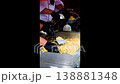 Delicious rhythm: Delicious fried rice that is quickly stir-fried on a hot iron plate using a steamer 138881348