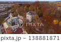 Luftaufnahme von Schloss Stein an der Traun im Landkreis Traunstein, Bayern. Historische Burganlage in Herbstfarben. Hoehlenburg und Hochschloss, eine der bedeutendsten Burganlagen Deutschlands.  138881871