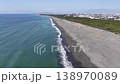 湘南の街並みから海に浮かぶ江ノ島までのドローン映像 138970089