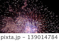 日本の夏祭り 打ち上げ花火のクローズアップ スローモーション映像 日本の夏祭り 打ち上げ花火のクローズアップ スローモーション映像 139014784