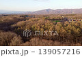 從群馬縣妻戀村北輕井澤地區俯瞰淺間山和春季農田。 139057216