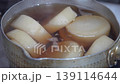 大根を煮る様子 139114644