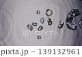 材料、水、氣泡、水平、對角線、水面、漣漪、上升 139132961