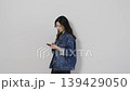 Women in denim fashion 139429050