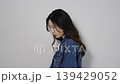 Women in denim fashion 139429052