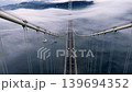 在明石海峽大橋的導覽遊(例如 Bridge World)中,您可以從橋頂向下俯瞰,看到來來往往的船隻和汽車。 在明石海峽大橋的導覽遊(例如 Bridge World)中,您可以從橋頂向下俯瞰,看到來來往往的船隻和汽車。 139694352