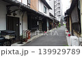 京都　東山五条の古い町並み 139929789