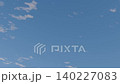 ループ　雲が流れる青空のアニメーション　雲少なめ 140227083