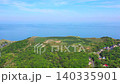 在北海道室蘭市伊坦基海灘附近的山坡上，安裝了太陽能電池板，可以俯瞰太平洋。太平洋的空拍畫面。 140335901
