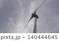 [4K] 從正下方拍攝的巨型風力渦輪機的動態多功能背景素材。 140444645