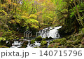 Autumn foliage at Tateshina Great Waterfall in Nagano Prefecture 140715796