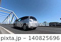 東京ゲートブリッジを走行する車とトラック 140825696