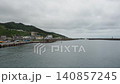 フェリーの上から見た利尻島の香深港 140857245