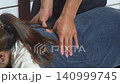 施術する整体師 140999745