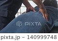 施術する整体師 140999748