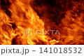 一段火焰在黑色背景下熊熊燃燒的影片。 141018532
