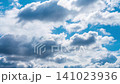 縮時攝影:冬日藍天上飄蕩著許多白雲 縮時攝影:冬日藍天上飄蕩著許多白雲 141023936