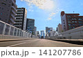 高速公路沿線景色，藍天白雲，動感十足。 141207786