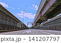 高速公路沿線景色，藍天白雲，動感十足。 141207797