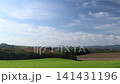 北海道秋天的藍天和美麗的風景 141431196