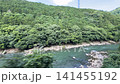 京都・嵯峨野トロッコ列車と保津峡の美しい渓谷風景｜京都を代表する人気観光スポットの4K動画 141455192