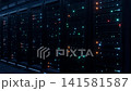 データセンターのサーバーラック通路を進むウォークスルーループアニメーション 141581587