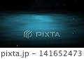 一段 4K 抽象背景視頻，靈感源自太空海洋，視頻中綠色煙霧和閃爍的藍色粒子漂浮在黑色背景上。 141652473