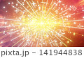 中央から光が溢れたのちに爆発し、集中線や星が広がるモーショングラフィックスの背景/オレンジ 141944838