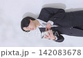スーツの男性 スーツの男性 142083678