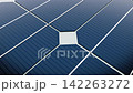 太陽光パネルのクローズアップと最先端テクノロジーの太陽光発電所 142263272