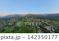 A beautiful summer morning in Hakuba, Nagano Prefecture (aerial photography by drone) 142350177
