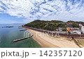 Ascending view from offshore Suma Beach, overlooking the Battle of Ichinotani, Sumaura Park, and the Akashi Strait. 142357120