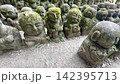 京都・愛宕念仏寺に並ぶ千二百羅漢の石仏　奥嵯峨の歴史ある寺院風景 142395713