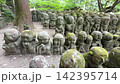 京都・愛宕念仏寺に並ぶ千二百羅漢の石仏　奥嵯峨の歴史ある寺院風景 142395714